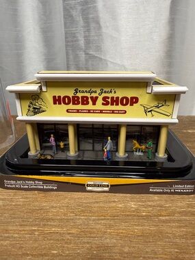 Grandpa Jack’s Hobby Shop HO Scale Menards Limited Edition Pre Lit Collectible